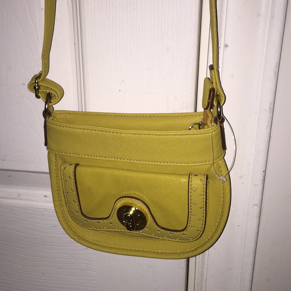 Relic yellow crossbody purse ❤️